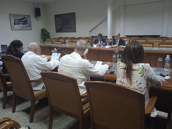 Inicia Cuba sesión de trabajo con el Club de París para renegociar deuda