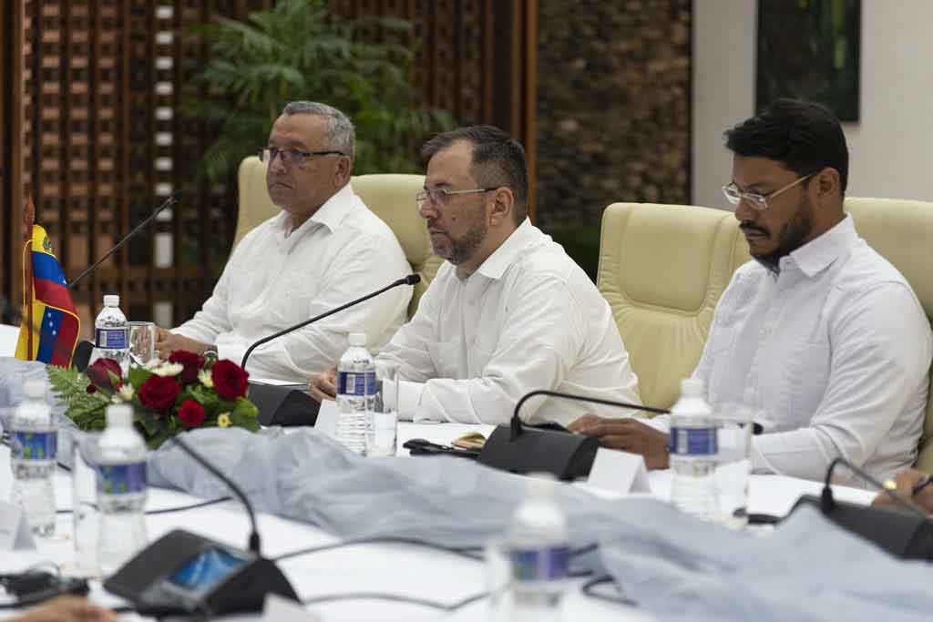 Cuba y Venezuela por fortalecer vínculos en todos los ámbitos