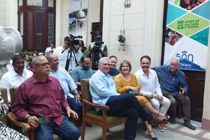 Asiste Díaz-Canel a entrega de Premios de Cultura Comunitaria