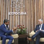 Dialoga Díaz-Canel con empresarios extranjeros en Feria de La Habana