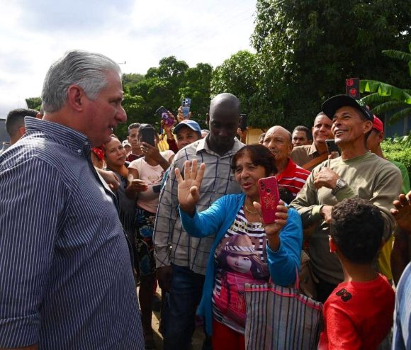 Presidente cubano supervisa trabajos de recuperación en Guantánamo