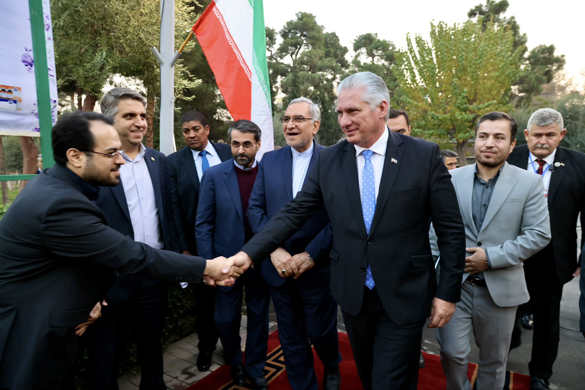 Visita Presidente cubano Instituto Pasteur de Irán