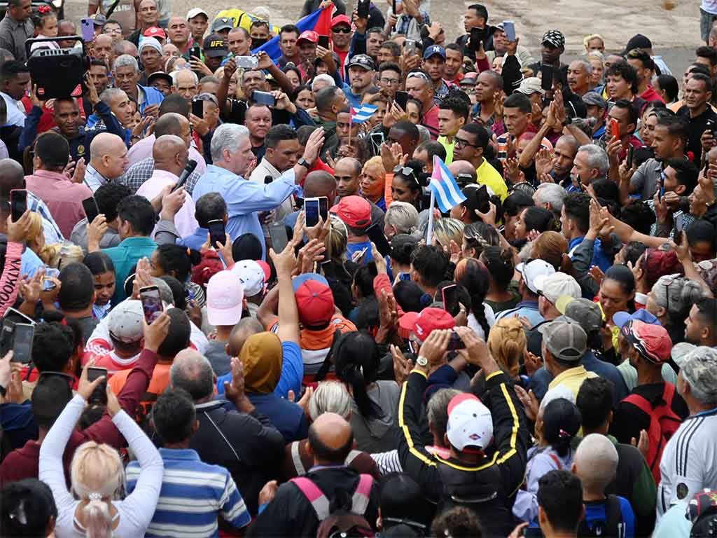 Chequeó Díaz-Canel prioridades en municipio más oriental de Cuba