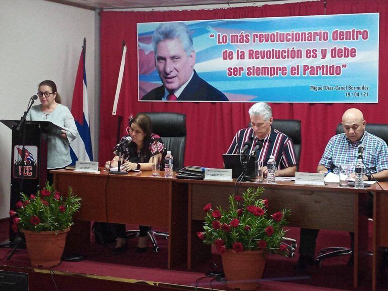 Resume Díaz-Canel visita integral a la provincia de Cienfuegos