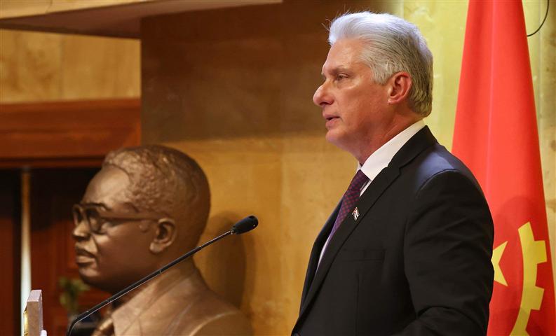 Visita a Angola ha sido como compartir con parte de la familia, aseguró Díaz-Canel ante el Parlamento (+ fotos)