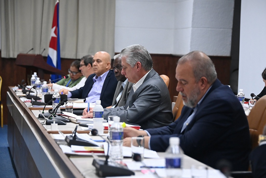 Pleno partidista aprueba programa de perfeccionamiento de labor ideológica