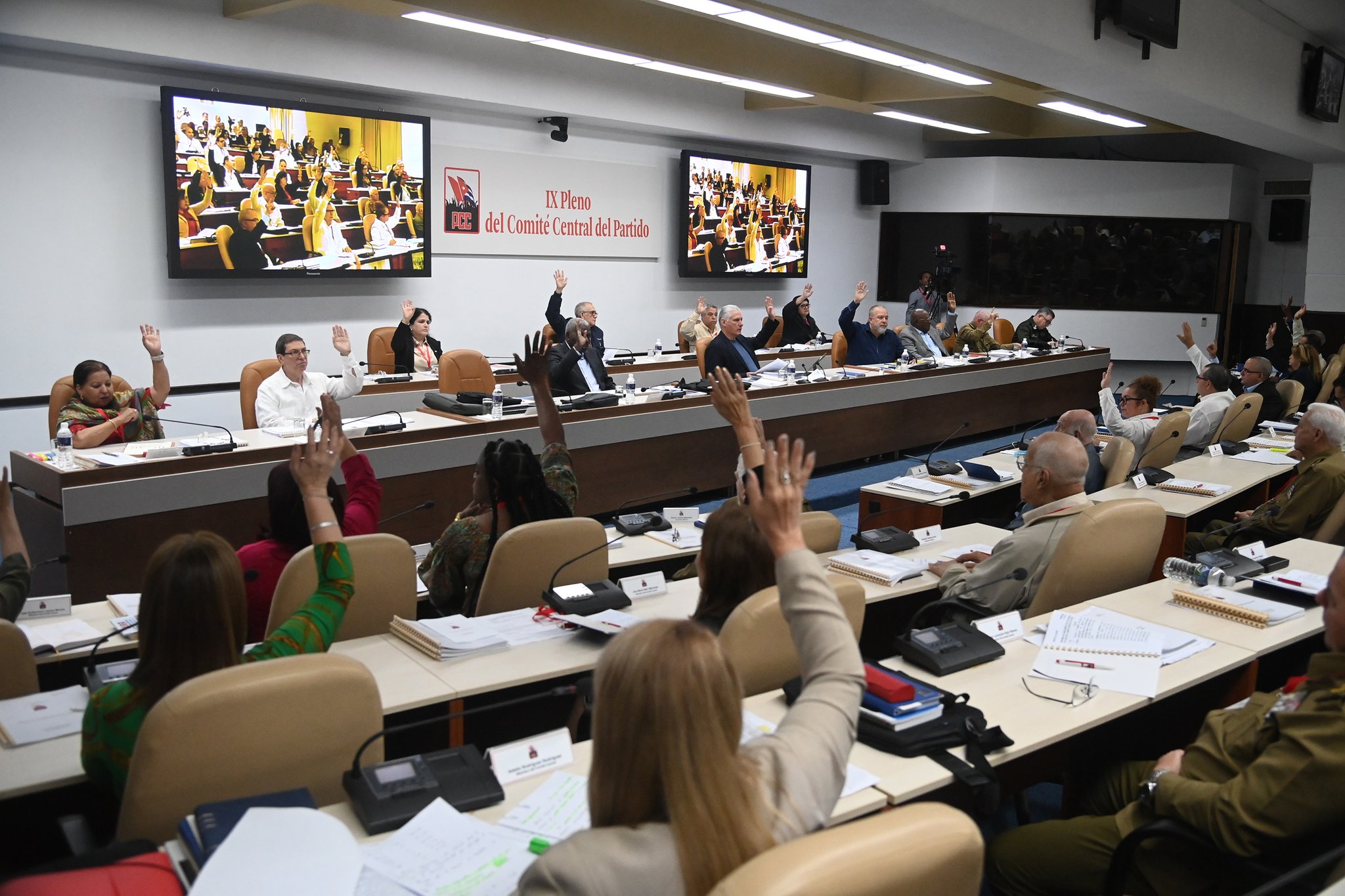 Pleno partidista evalúa proyecciones para reimpulsar economía cubana (+ post)