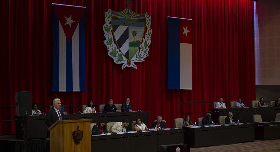 Exhorta presidente cubano a conectar el Parlamento con las comunidades