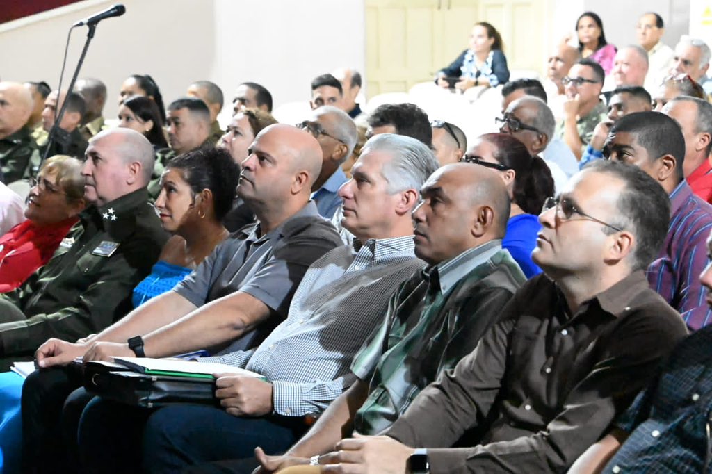 Condenan al terrorismo en asamblea a la que asistió Presidente de Cuba