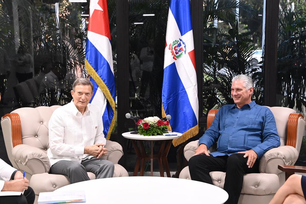 Recibió presidente cubano a canciller de República Dominicana