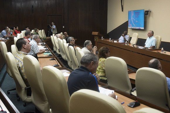 Puntualiza Díaz-Canel medidas para enfrentar evento hidrometeorológico