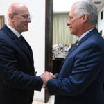 Presidente de Cuba sostiene encuentro con vicemandatario ruso