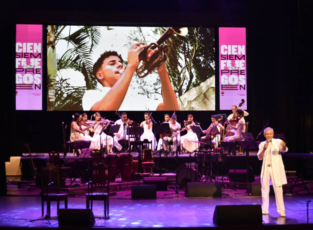 Asiste presidente cubano a gala artística por el 26 de Julio