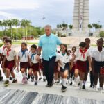 Intercambia Díaz-Canel con niños y adolescentes en el Día Mundial de la Infancia