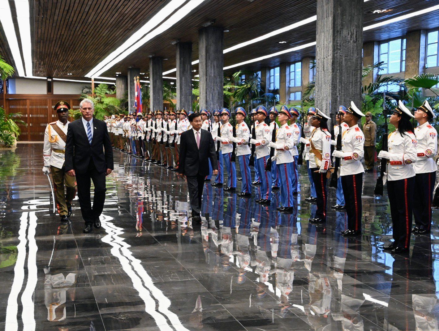 Recibió Díaz-Canel al Presidente de la República Democrática Popular Lao