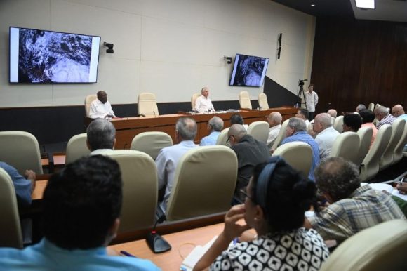 Cuba activa Consejo de Defensa Nacional ante amenaza de ciclón