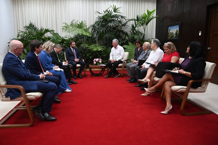 Recibe presidente de Cuba a asesor presidencial ruso
