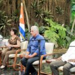 Enaltece presidente de Cuba labor de trabajadores sociales
