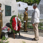 Presidente cubano rinde homenaje a Fidel en Santa Ifigenia