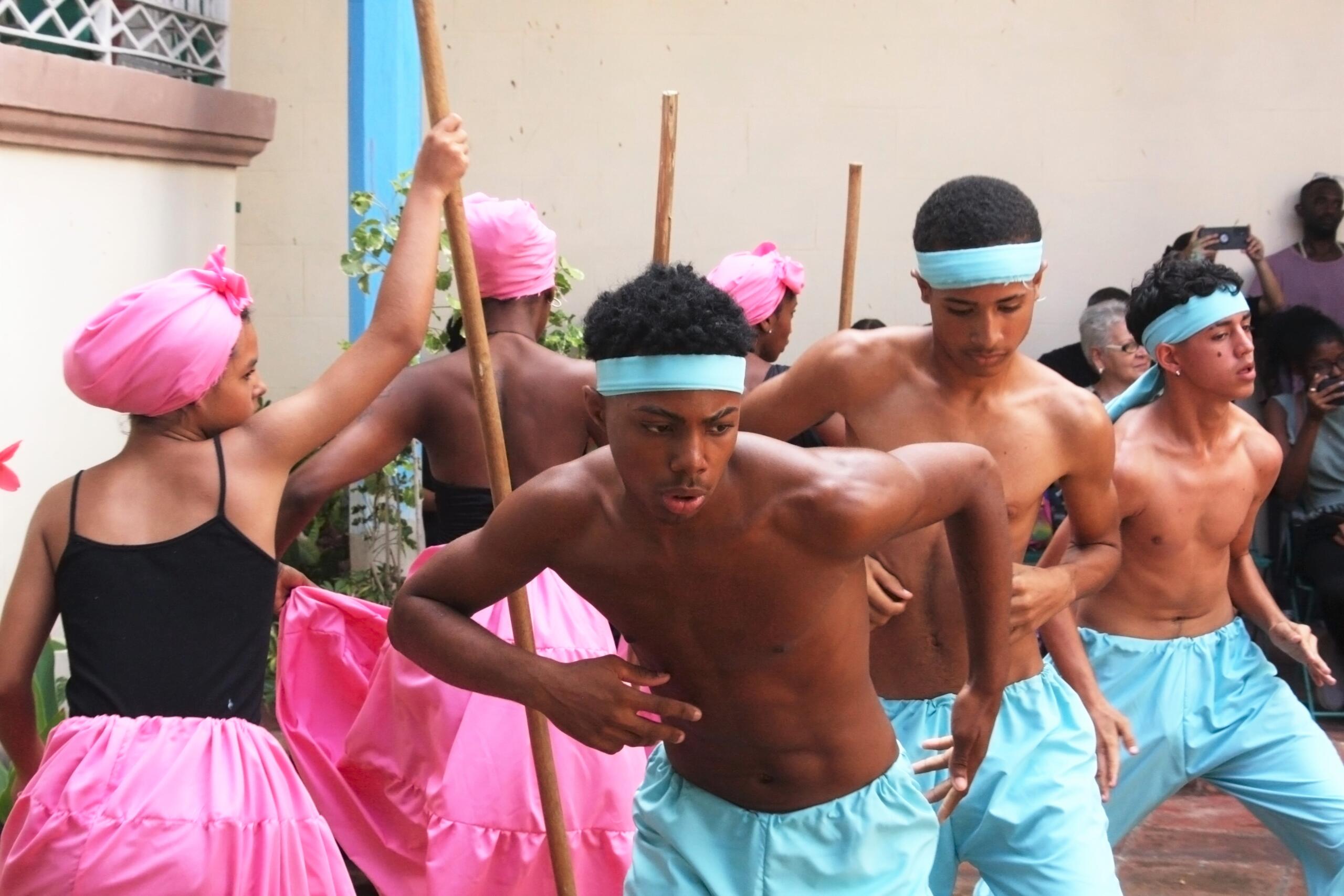 La danza prestigia al movimiento aficionado en Trinidad de Cuba