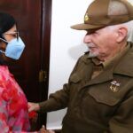 Recibe vicepresidenta de Venezuela al Comandante Ramiro Valdés