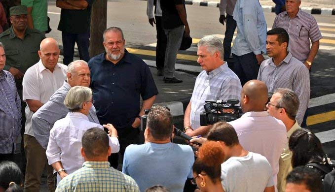 Díaz-Canel departe con santiagueros a horas de 70 años del Moncada