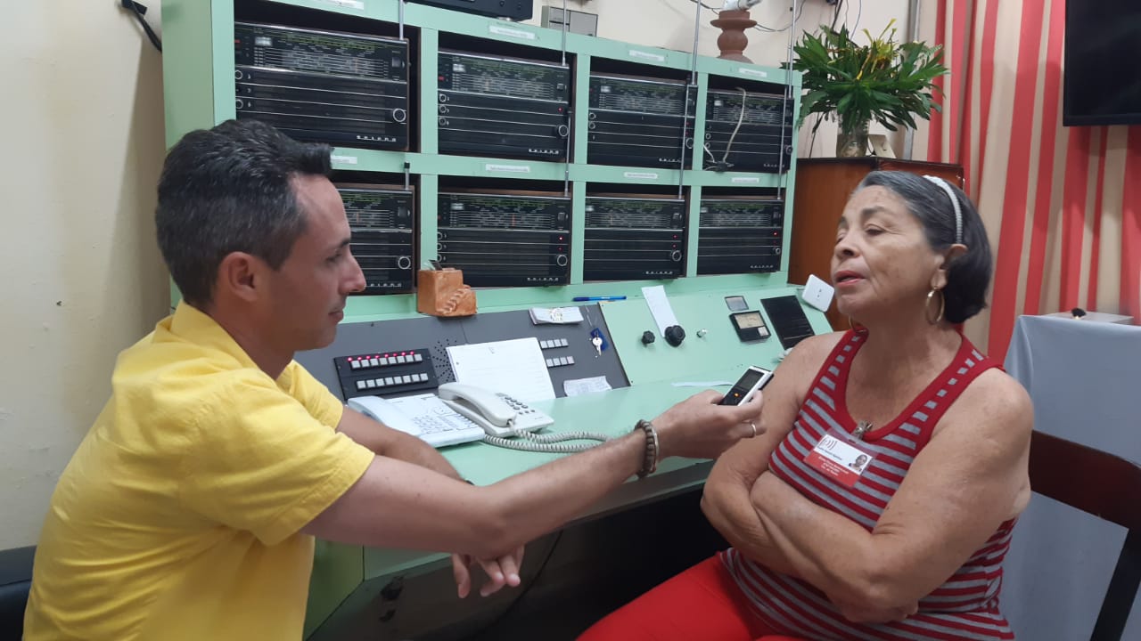 «Yo sin la radio no puedo vivir»