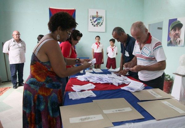 En cada colegió se vivió un momento trascendental para la sociedad cubana. Foto:  Oscar Alfonso Sosa.