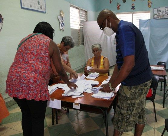 Todos tuvimos derecho a emitir en las boletas nuestros criterios. En ese ejercicio no hubo exclusiones. Foto:  Oscar Alfonso Sosa.