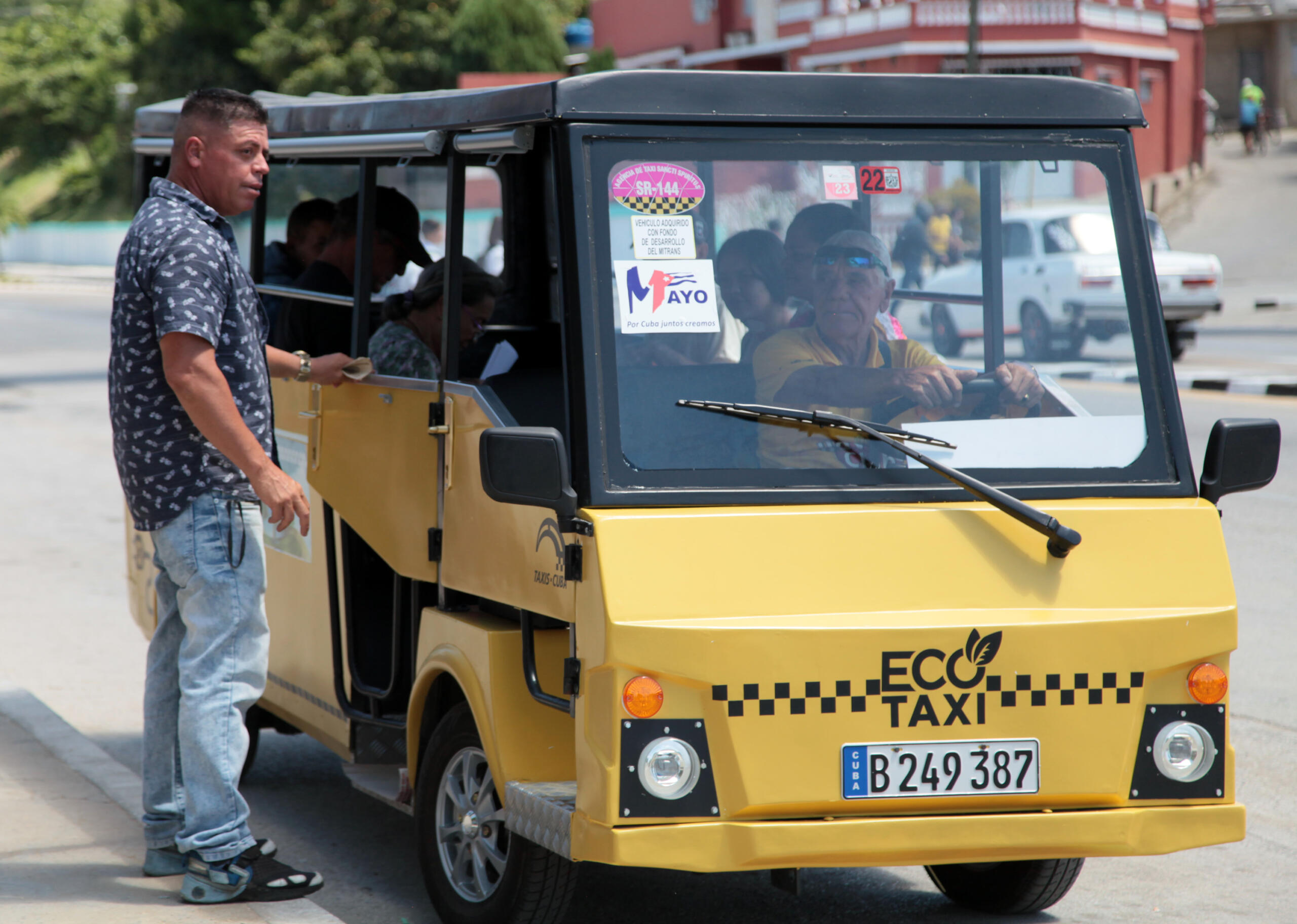 Servicio de ecomóviles genera favorable acogida en Trinidad de Cuba