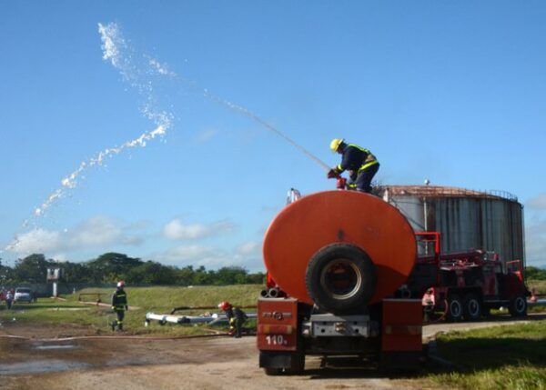 Ejercicio práctico en refinería petrolera cierra Meteoro y jornada de protección contra incendios. Foto: Oscar Alfonso Sosa.