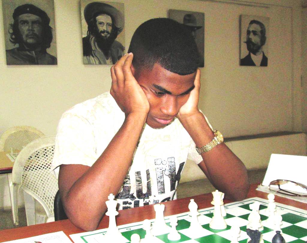 Lidera trinitario Alejandro Pomares Campeonato Zonal Central de Ajedrez