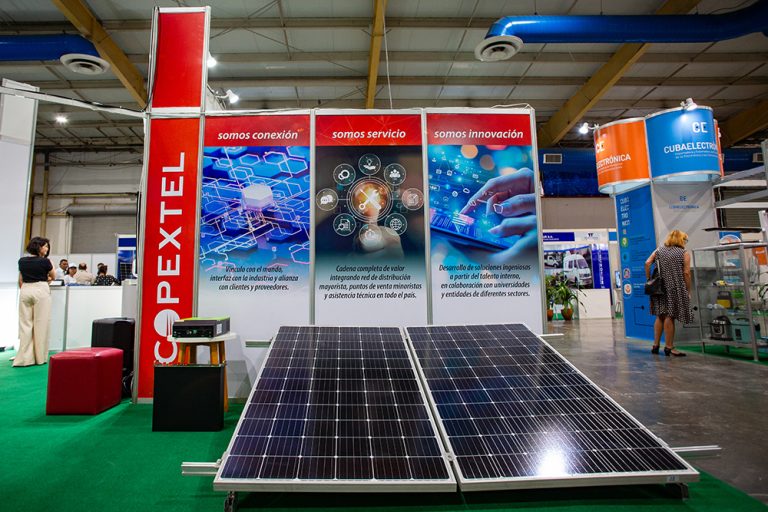 Presente universidad espirituana en Feria Internacional de Energía Renovable