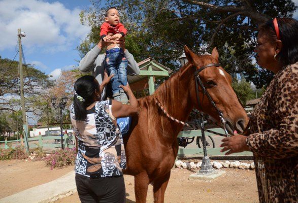 Equinoterapia de cumpleaños en Sancti Spíritus