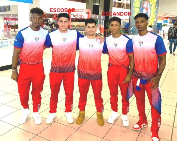 Equipo Cuba de gimnasia entre los que se encuentran el trinitario José Carlos Escandón y el espirtuano Diorges Adriano Escobar