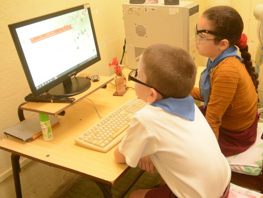 En la escuela los alumnos también se benefician con los medios computarizados. Foto: Oscar Alfonso Sosa.