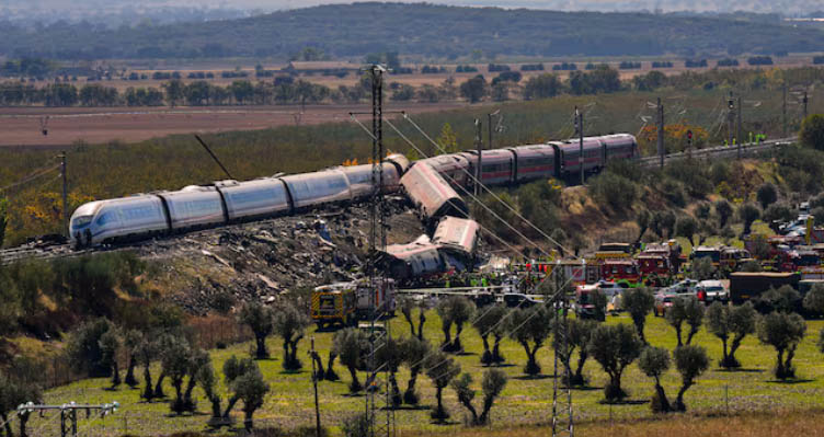 España: Asciende a 64 fallecidos por accidente ferroviario (+ fotos)