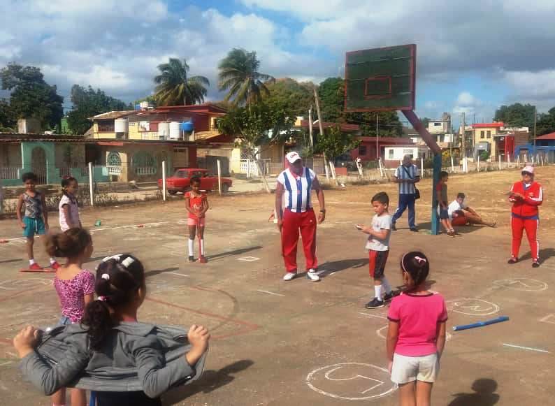 Acoge Fomento concurso de la clase y premio anual de Educación Física del centro de Cuba