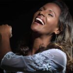Doce joyas, Yaíma Sáez le canta a Roberto Valera
