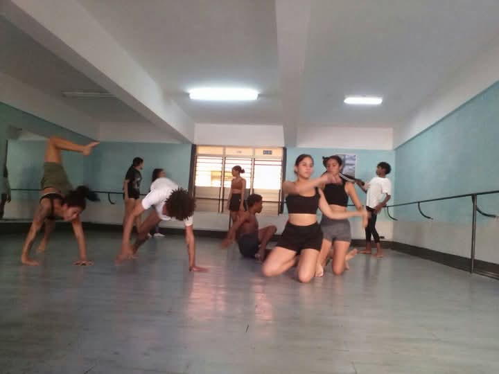 Potencia Escuela espirituana de Arte enseñanza de la danza