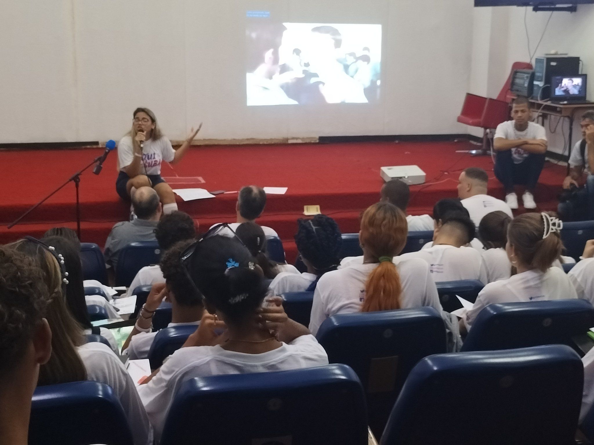 Jóvenes cubanos realizarán debates para prevenir el consumo de drogas