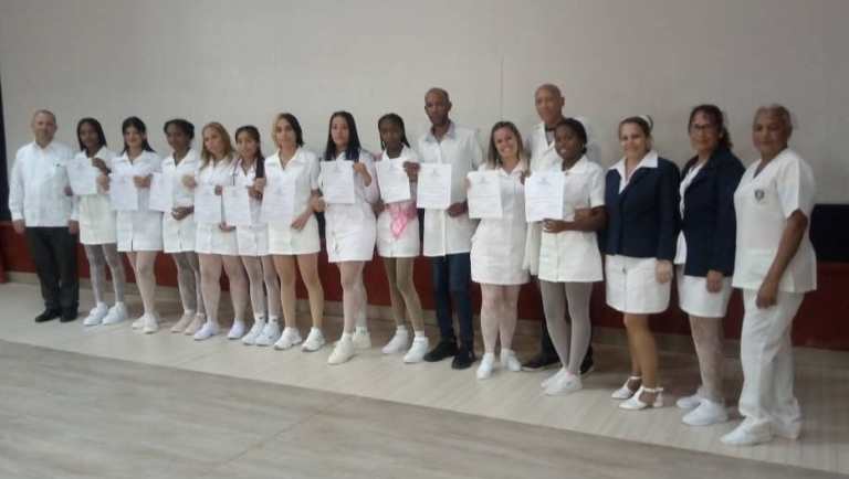 Graduados en Sancti Spíritus cerca de una veintena de enfermeros básicos