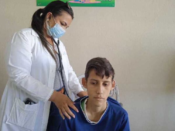 Francis sobrevive 17 años a una fibrosis quística. Foto: Arelys García Acosta.