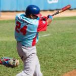 Iguala Frederich Cepeda  liderazgo de hits en la pelota cubana