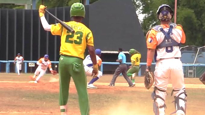 Los Gallos a “encender” el tabaco Veguero en play offs de la pelota cubana