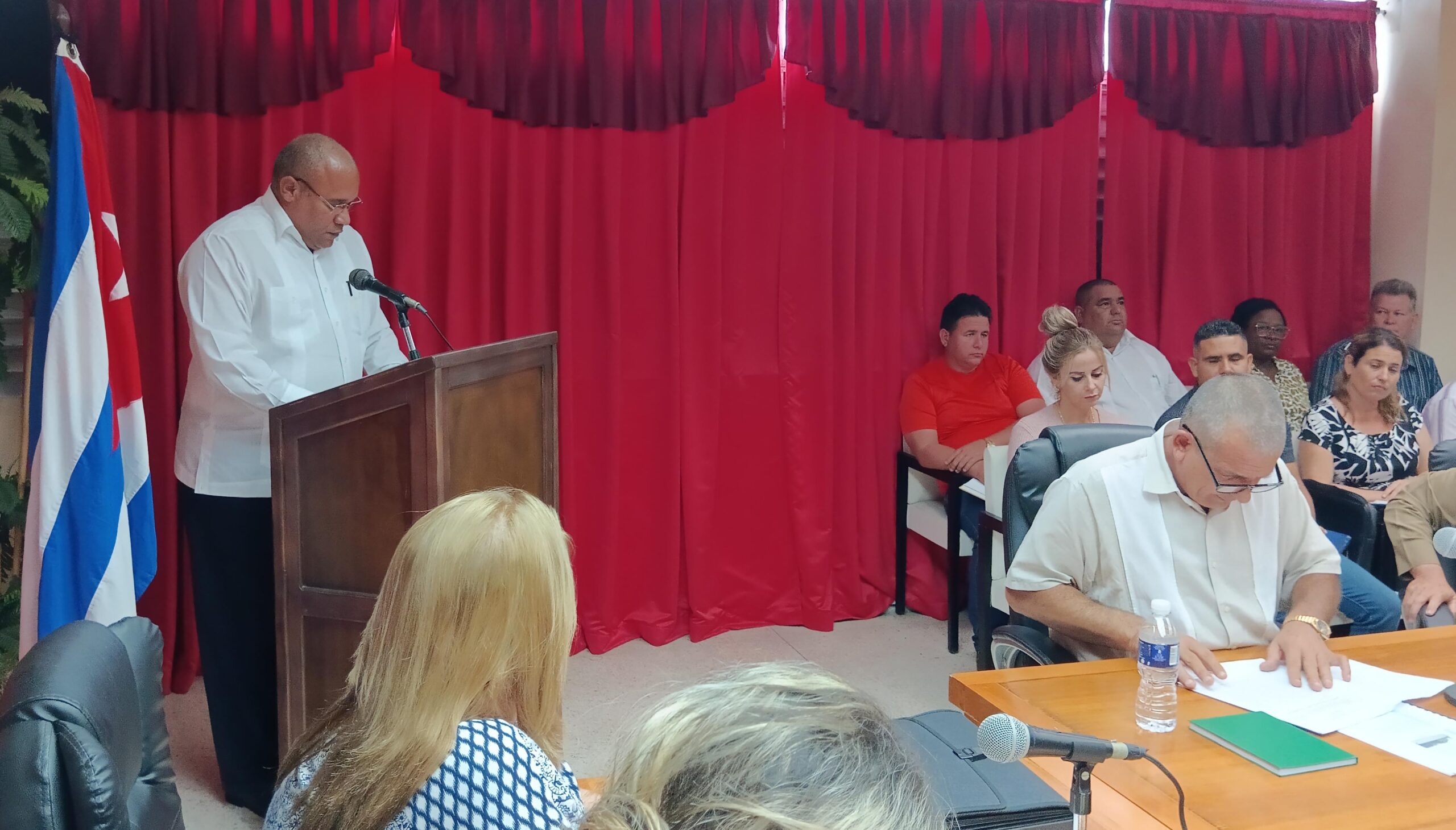Gobernador de Sancti Spíritus rinde cuenta de su gestión