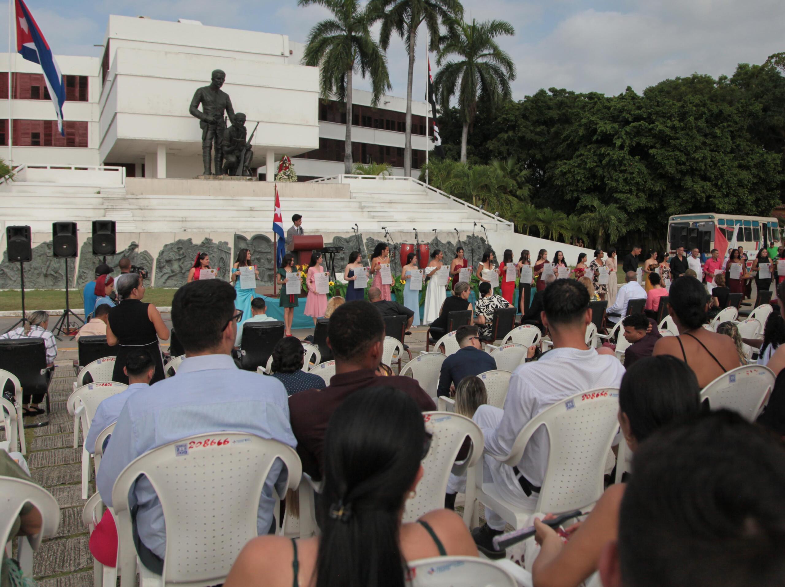 Universidad espirituana aporta nuevos profesionales