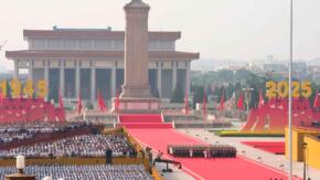 China muestra su modernización en gran parada militar