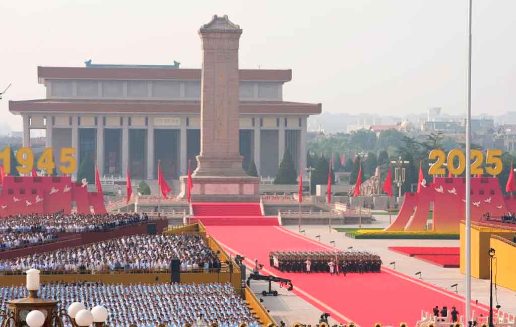 China muestra su modernización en gran parada militar