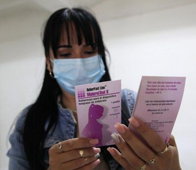Varios son los diagnosticadores que con el sello del Centro de Ingeniería Genética y Biotecnología espirituano se han puesto a disposición de la salud del pueblo. Foto: Oscar Alfonso Sosa.